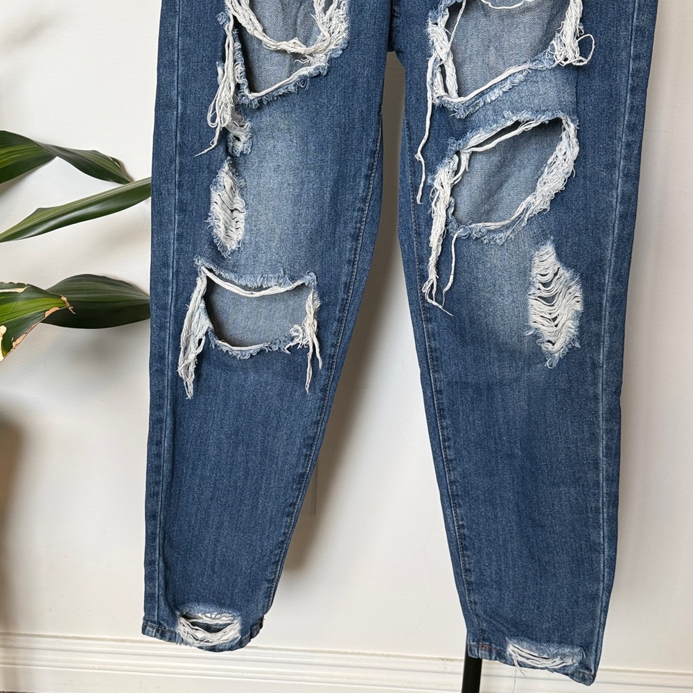 MISSGUIDED High Rise Mom Jeans - Picture 5 of 5